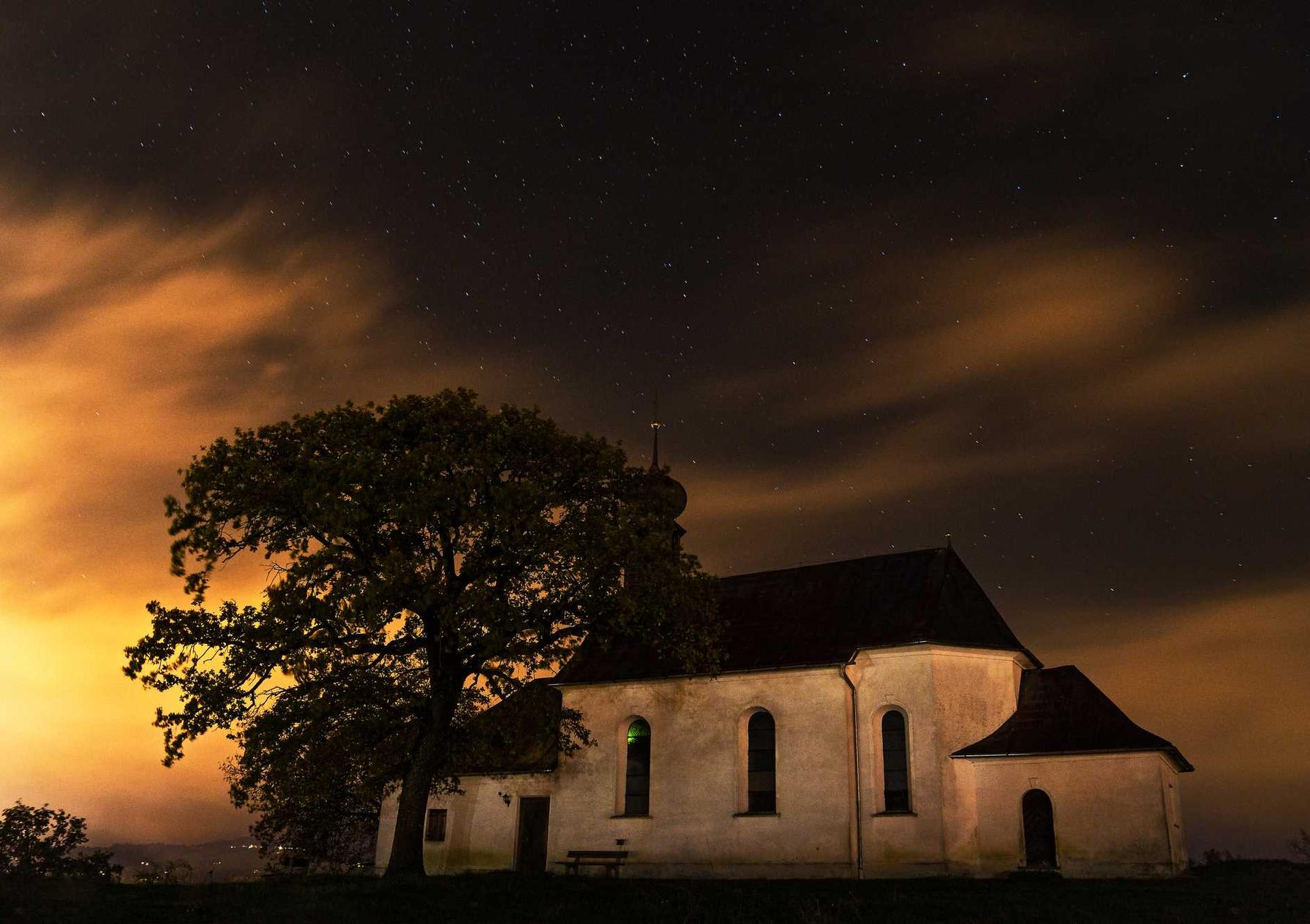 侧推类人猿爆珠:金逸app详情下载教程