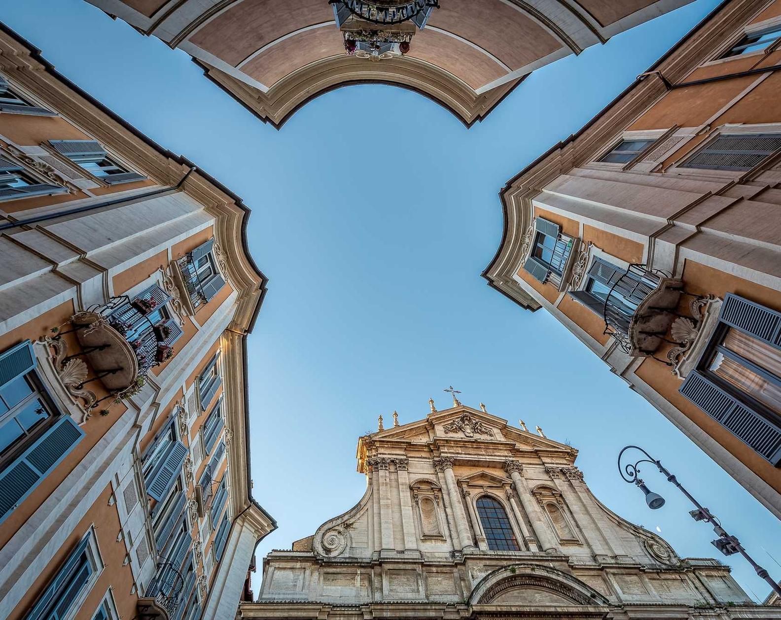 WX老号发卡网：短信营销在金融行业中的应用？